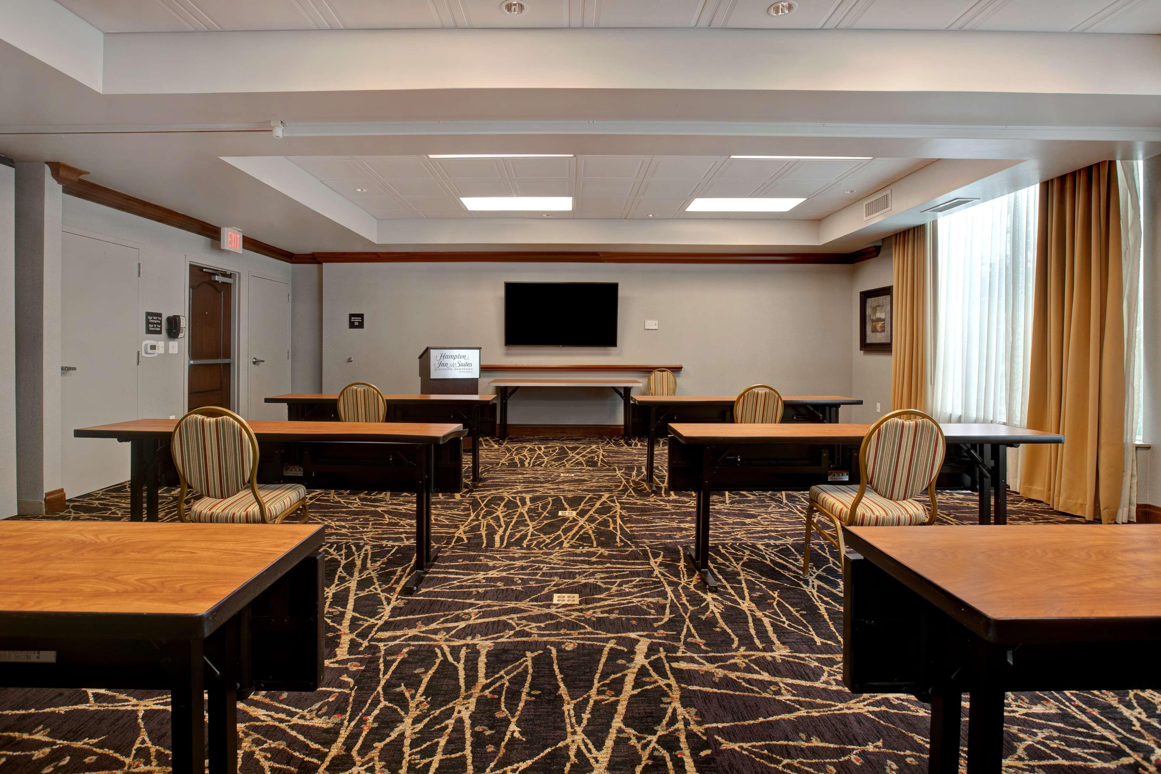 Hampton Inn & Suites Greenville-Downtown-Riverplace Exterior photo