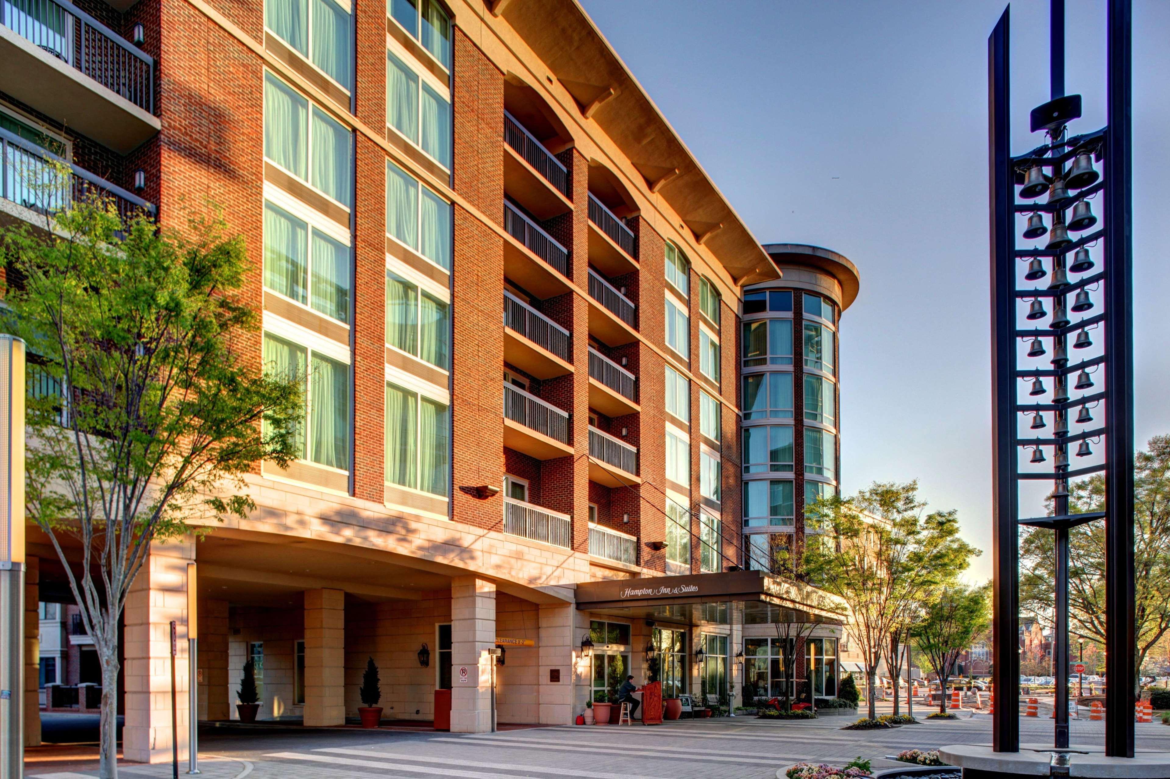 Hampton Inn & Suites Greenville-Downtown-Riverplace Exterior photo