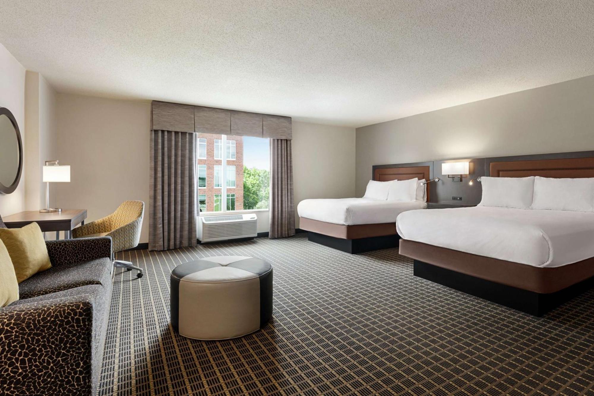 Hampton Inn & Suites Greenville-Downtown-Riverplace Exterior photo